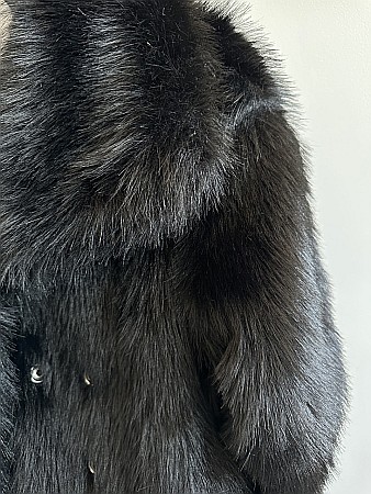 BLĂNIȚĂ PUFOASĂ NEAGRĂ ALESSI [3]