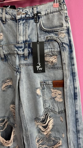 BLUGI OVERSIZED RUPȚI CU EFECT VINTAGE ALESSI [1]