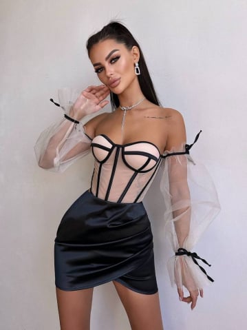 Rochii care Vorbesc - Compleu Elegant cu Corset Nude și Mâneci din Tulle Black ALESSI