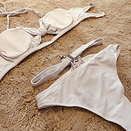 COSTUM DE BAIE 2 PIESE ALB EDEN CU ȘNUR ȘI TEXTURĂ FINĂ ALESSI [1]