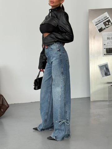 Blugi - Bella – Blugii cu fundițe care cuceresc priviri