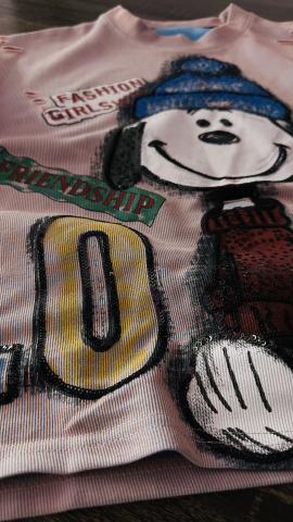 Tricou Oversized „LOVE & Puppy Vibes” – Roz cu Imprimeu Haios și Detalii Distressed ALESSI [2]