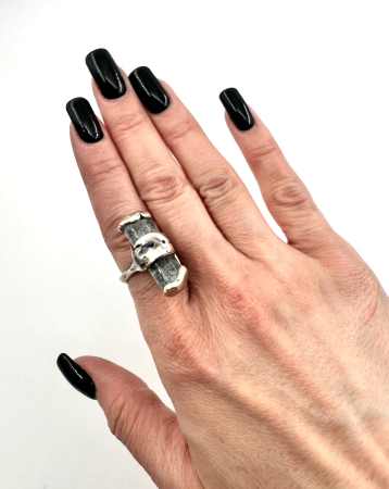 Inele - Inel Sculptural 'Aura Glacială' cu Agată Brută și Finisaj Argintat