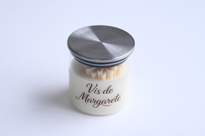 Lumânare parfumată din ceară naturală de cocos și soia Vis de Margaretă [2]