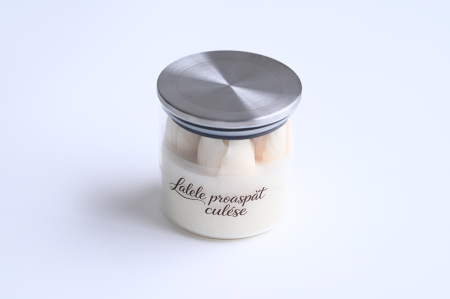 Lumânări  parfumate - Lumânare parfumată din ceară naturală de cocos și soia Lalele proaspăt culese