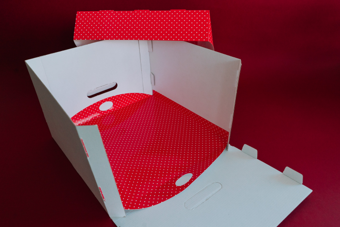 Cutie Pentru Tort 30x30x15 cm, fără fereastră, cu capac roșu [2]