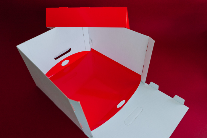 Cutie Pentru Tort 30x30x20 cm, fără fereastră, cu capac roșu [2]