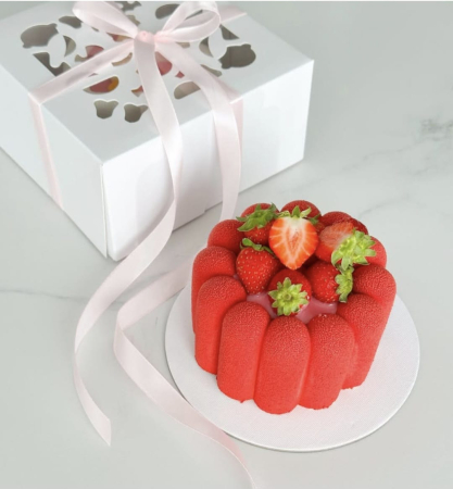 Scatole Aperte con Finestra Decorata Effetto Pizzo e Vassoio - CUTIE 16X16X8 CU FEREASTRA DANTELATA SI TAVITA, SB0DT- ALB, SET 5 BUC