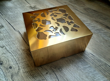 Scatole Aperte con Finestra Decorata Effetto Pizzo e Vassoio - Cutie 16x16x8 cm, cu fereastra dantelata si tavita inclusa