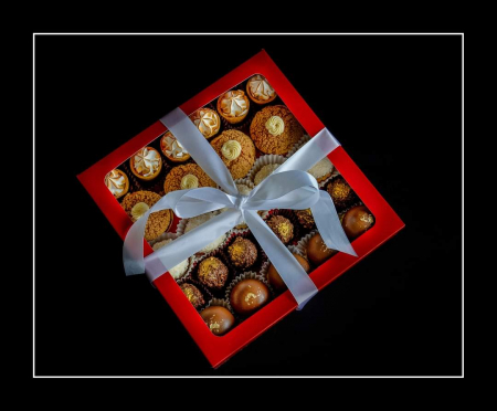 CUTIE 26X26X5 CM, ROSU [1]