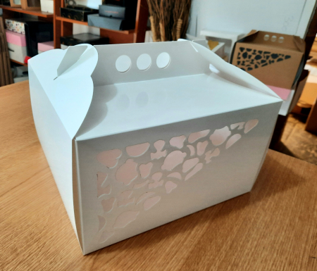 CUTIE TORT 25X25X15 CM, CU FEREASTRA DANTELATA, DT1- ALB, SET 5 BUC [1]