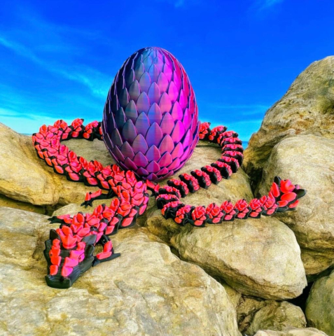 PRINTURI ARTICULATE - Bloom Dragon – dragon articulat negru-roșu cu design floral