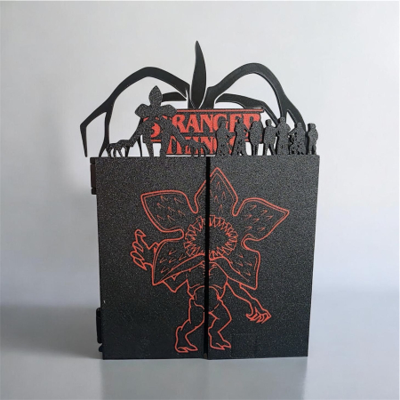 Produse - Organizator figurine Stranger Things – suport colectie