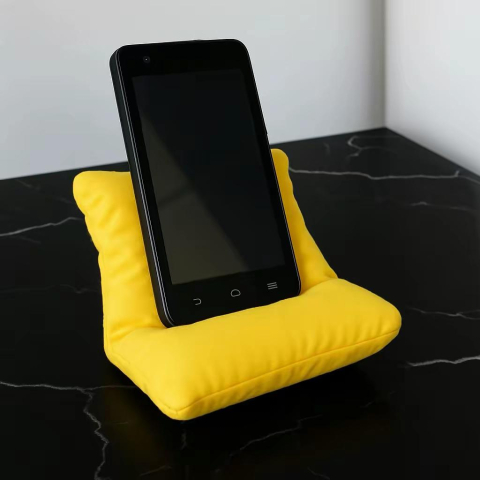 Soft Stand – suport tip pernă pentru telefon [1]