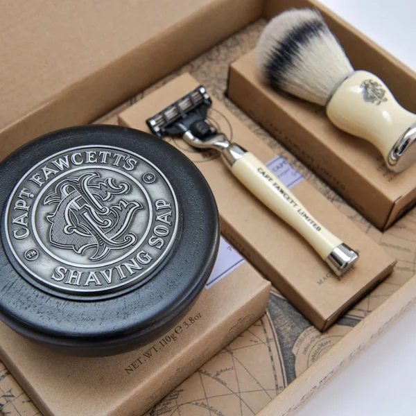 Set barbierit Captain Fawcett Shave Brush, Razor & Soap Gift Set [1]