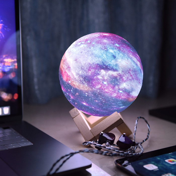Lampa de veghe in forma de luna cu stele 3D Moon Light 7 culori, alimentare baterii, stand din lemn inclus, 15 cm [3]