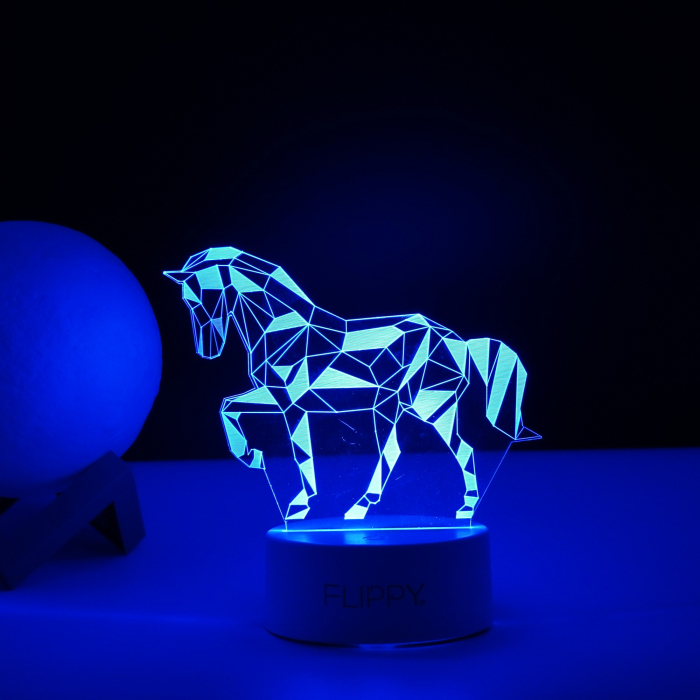 Lampa LED decorativa, 3D, Cal, cu telecomanda, doua moduri de alimentare USB si baterii, 20 cm inaltime, din material acril si lumina multicolora, alb [5]