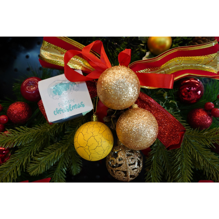 Set de 12 ornamente de brad, de tip Glob, Auriu/ Galben, din plastic, cu finisaj sclipitor, cutie 6 cm adancime x 30 cm inaltime x 18 cm lungime) [5]
