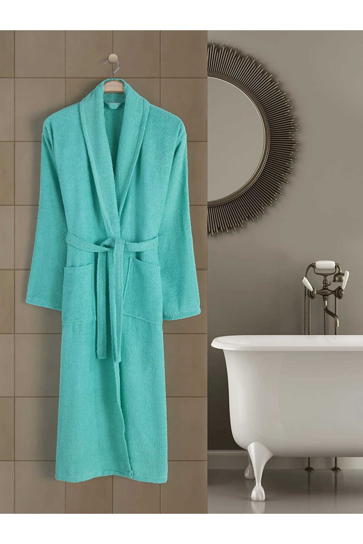 Halat - Halat de Baie Verde Mint – Față  Halat Unisex Bumbac Verde Mint – Detalii  Halat Premium Verde Mint – Material Pufos  Halat Verde Mint – Prezentare Baie