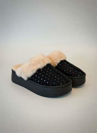 Papuci - Papuci damă negri cu blăniță crem și pietricele colorate – model călduros