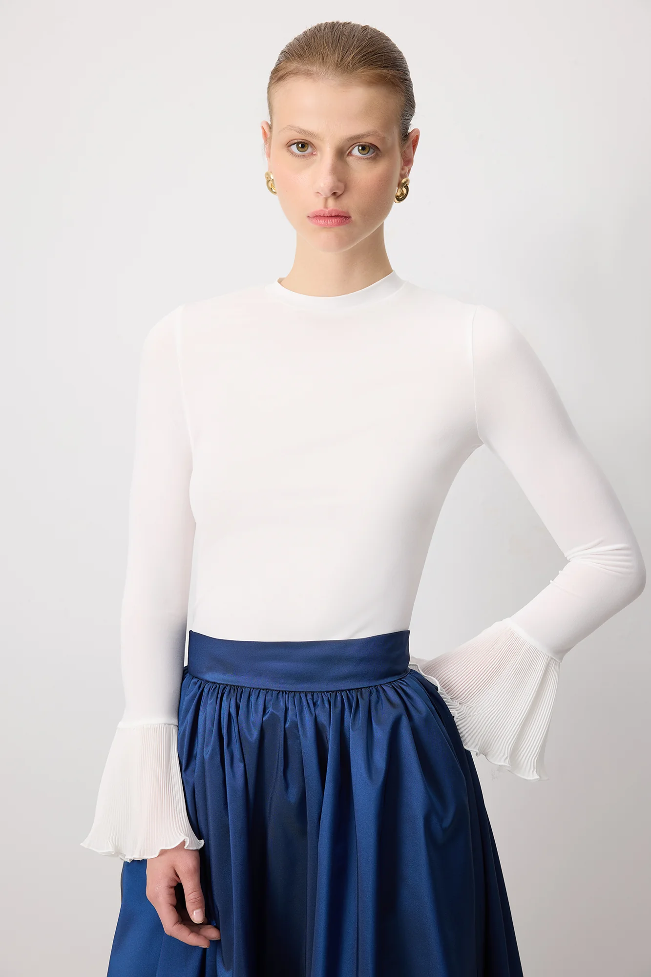 Body Elegant Cream cu Manșete Plisate | AMEVIE [2]