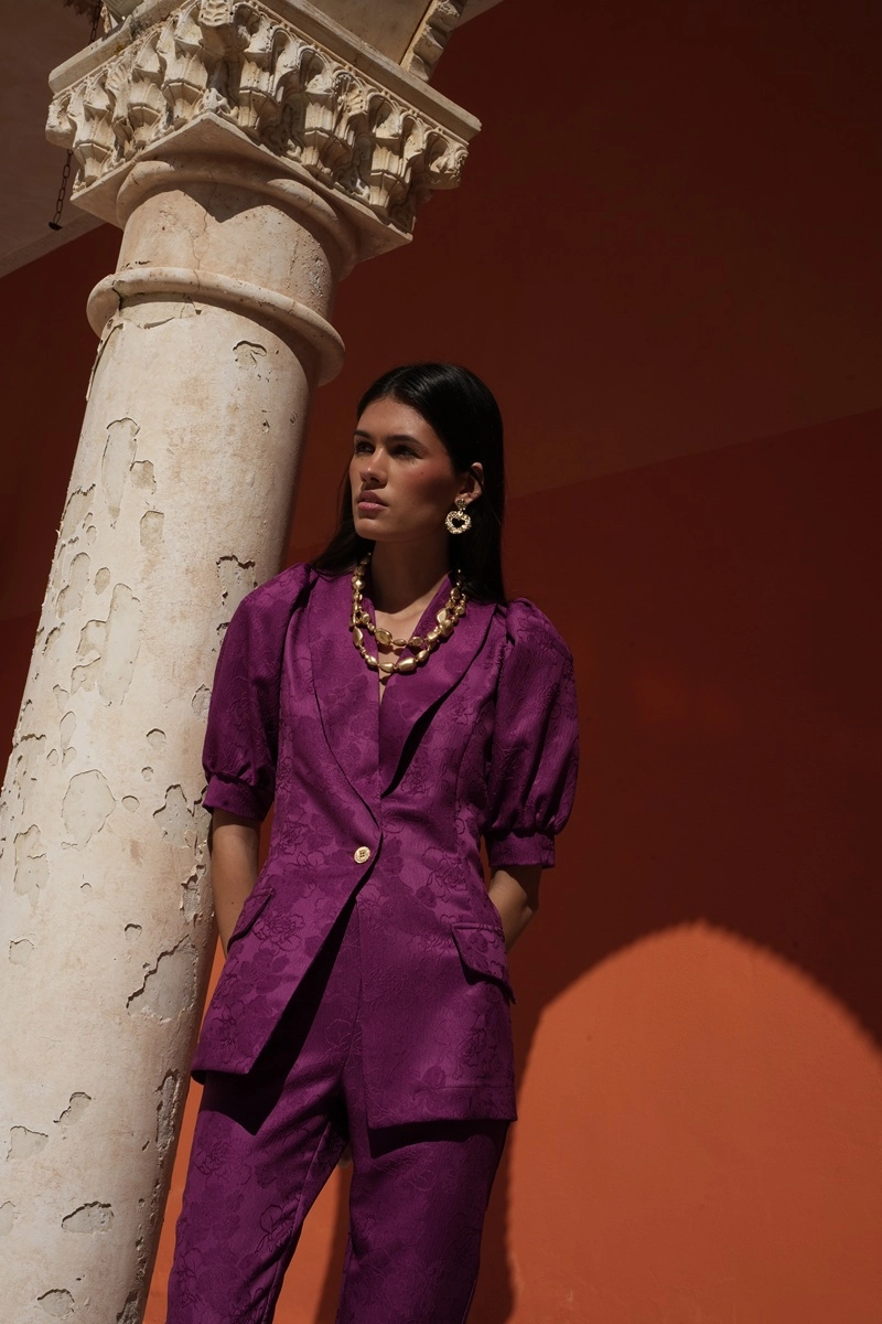 Ținute 2 piese - Costum Elegant 2 Piese Prune Mov Vanata Jacquard - Sacou Maneci Bufante si Pantaloni Drepti - Amevie