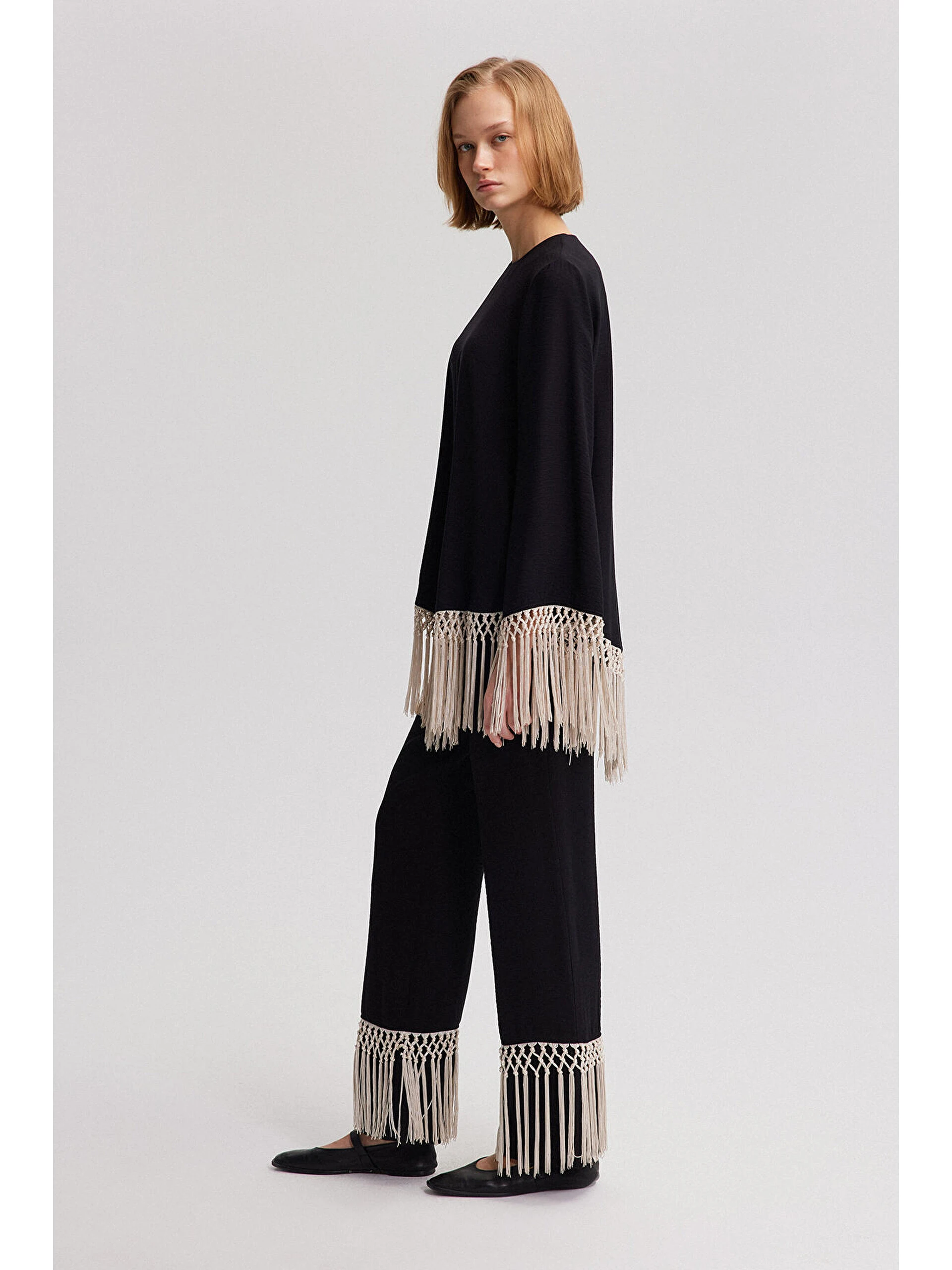 Tunică Lungă Dama din Tricot Texturat cu Ciucuri, Neagră [2]