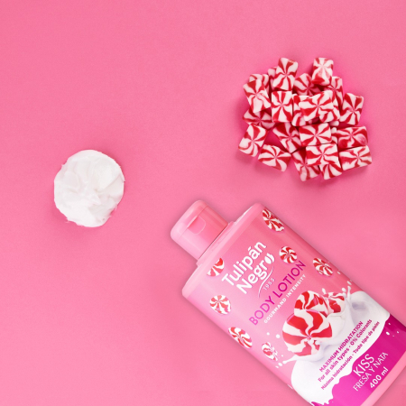 Loțiune de corp TulipanNegro cu căpșuni și cremă 400 ml [1]