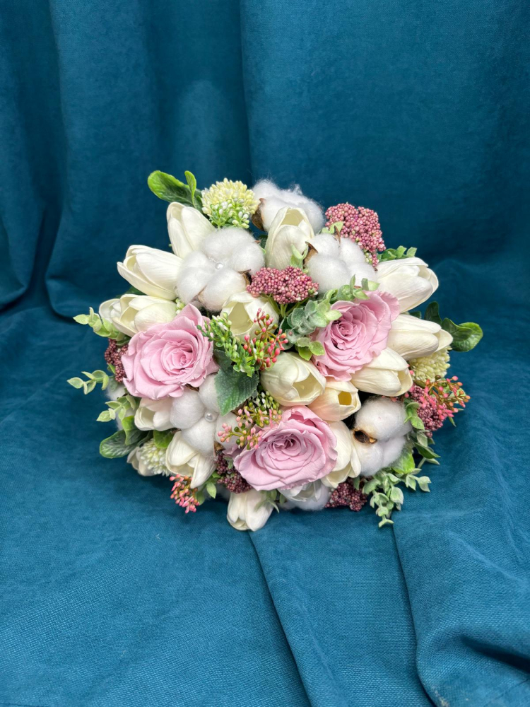 BUCHET MIREASA CU TRANDAFIRI CRIOGENATI [1]