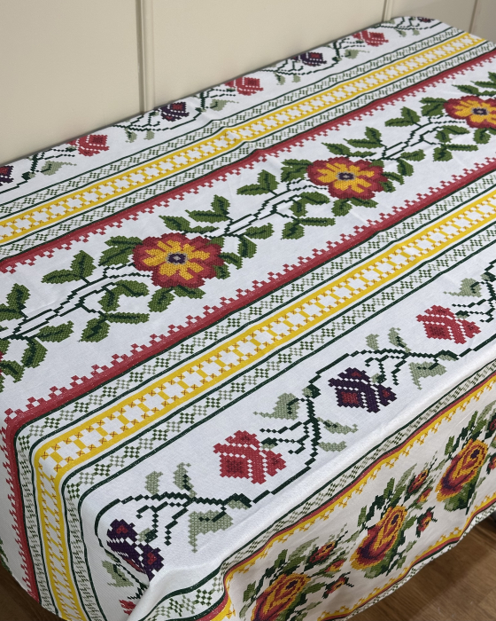 Față de masă cu model tradițional - Model Floarea [2]