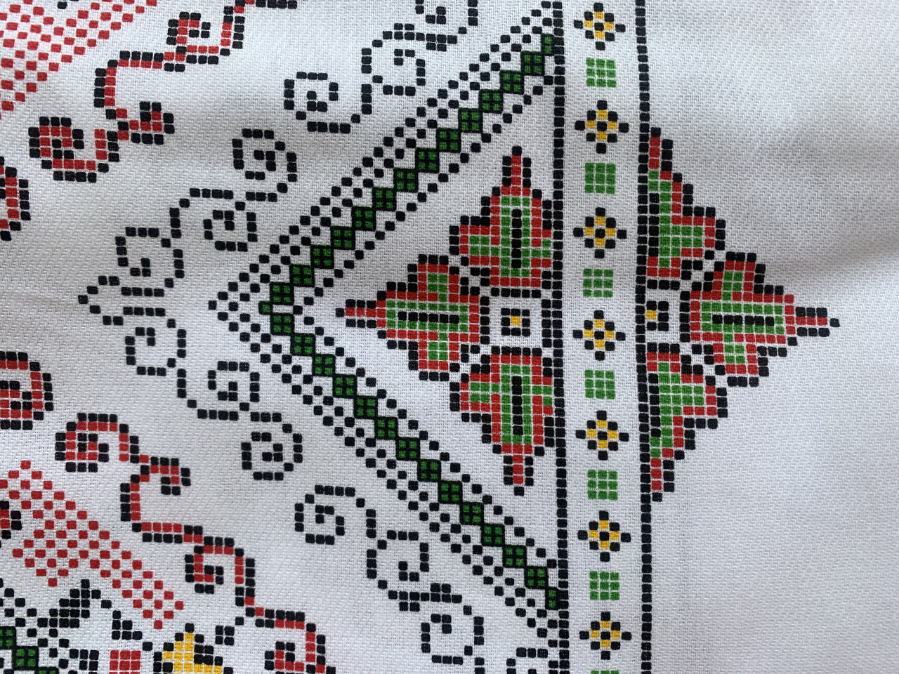 Față de masă cu model tradițional - Romburi pe margine [3]