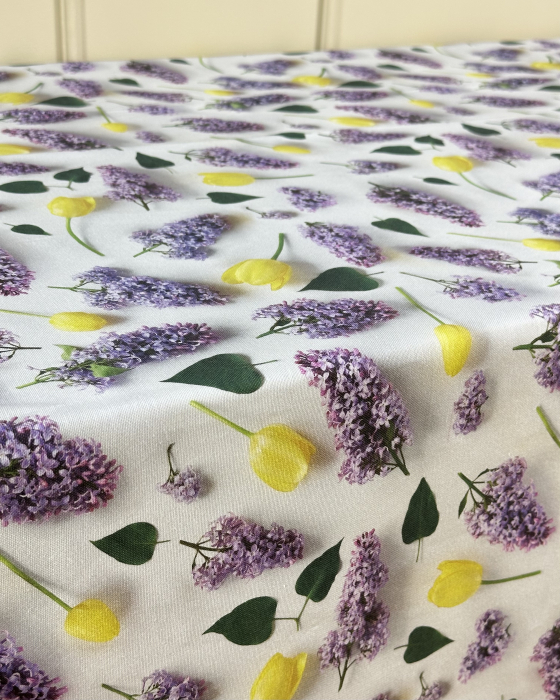 Față de masă impermeabilă- Flori Liliac [2]