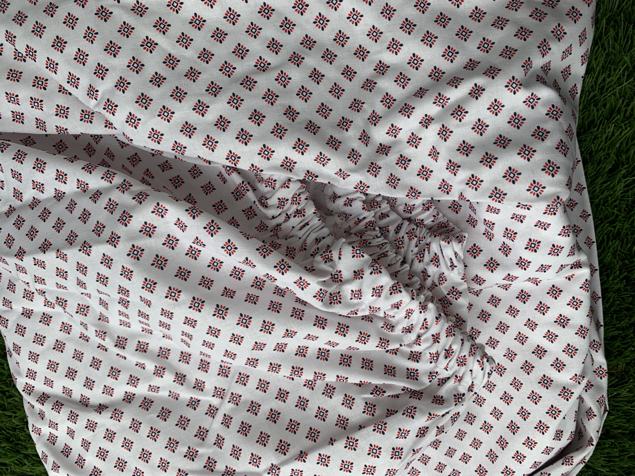 Husă de pat cu elastic din bumbac - Dr. House roșu [3]