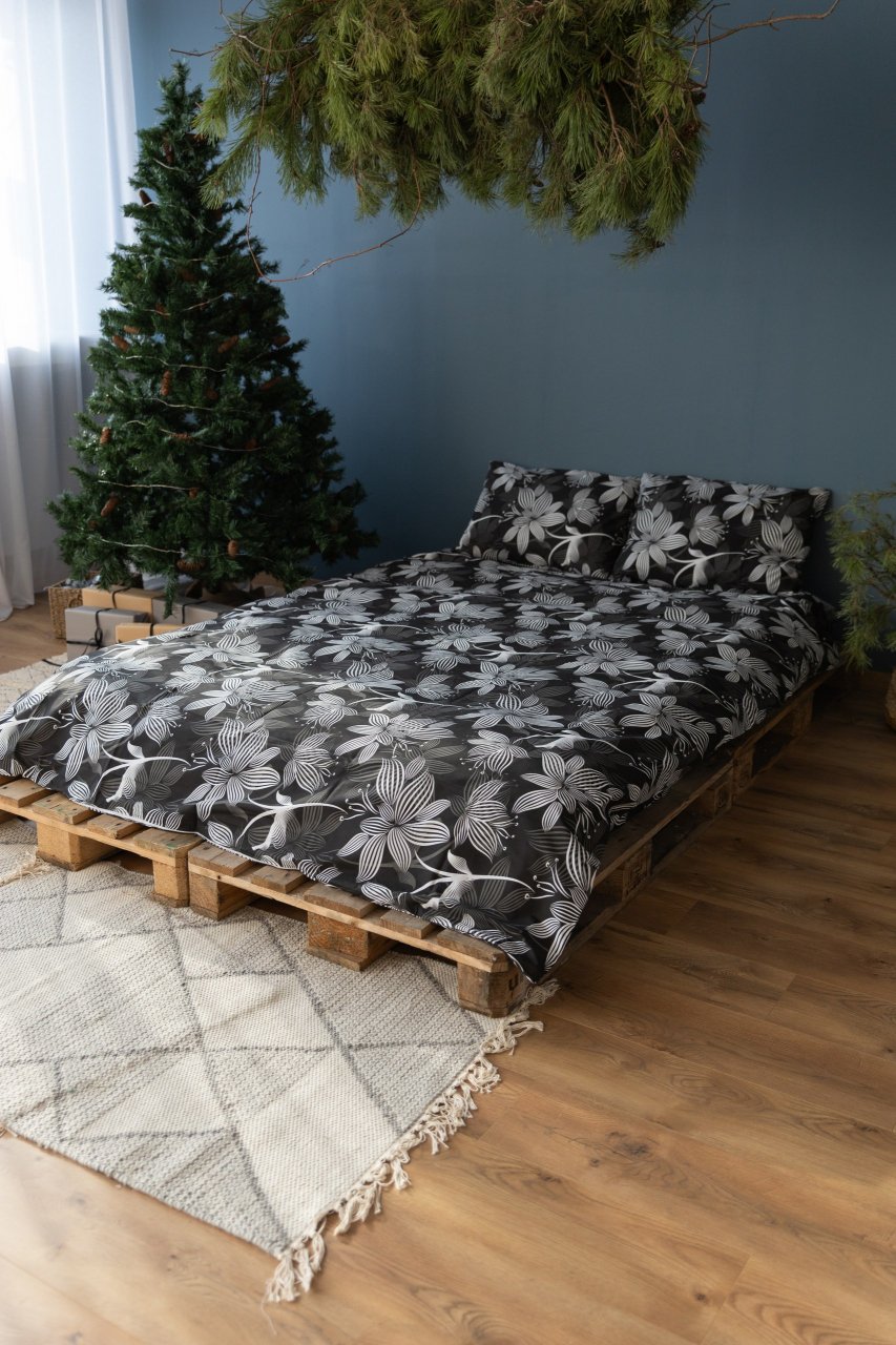 Lenjerie de pat din bumbac percale - Negru cu Flori Albe [3]