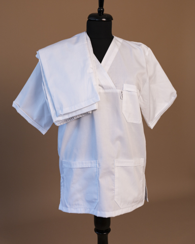 Echipamente de lucru și protecție - Costum chirurgical unisex Alb