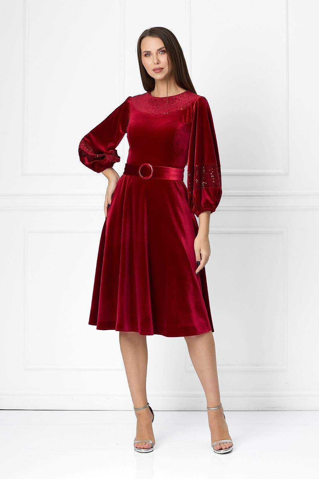 Rosu-stil romanesc elegant