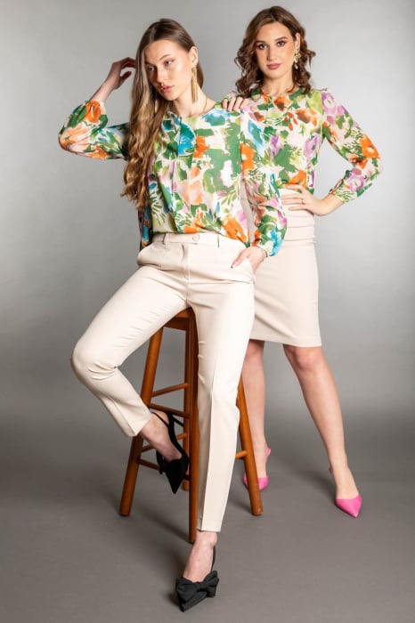 Bluza vaporoasa cu imprimeu floral in nuante de primavara [3]