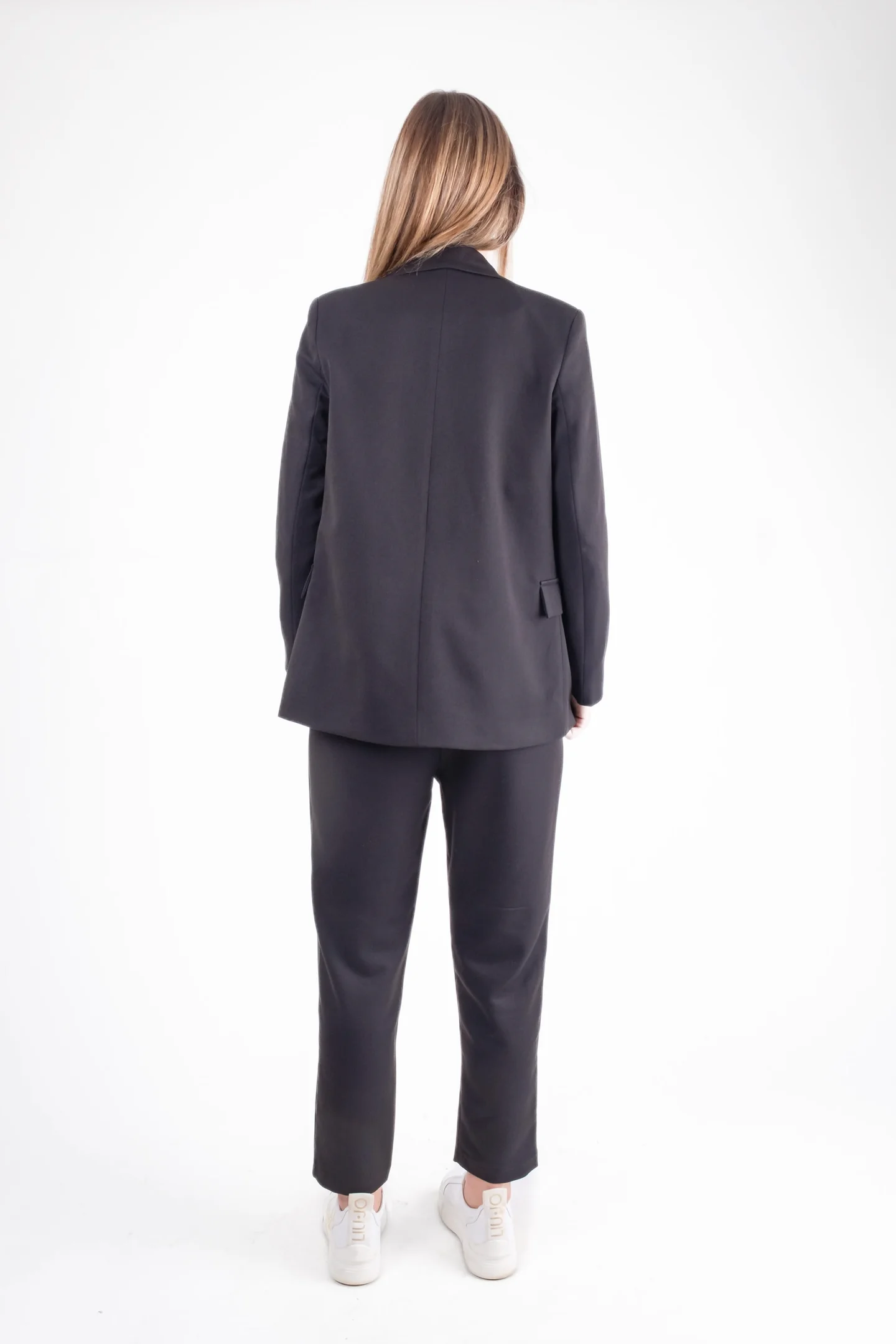 Costum dama negru cu croiala lejera-stil modern & elegant [7]