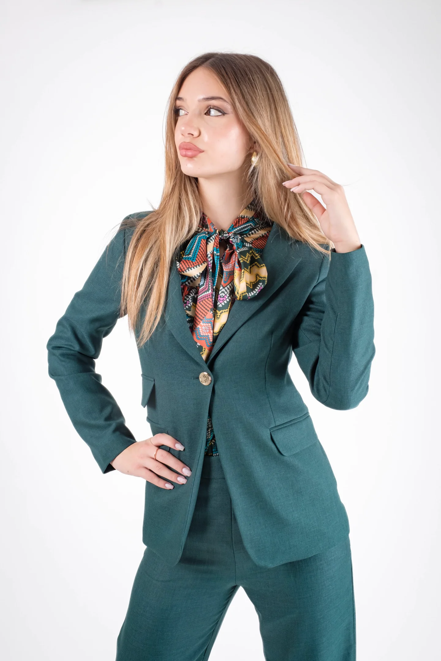 Costum dama verde smarald-sacou cambrat si pantaloni evazati [2]