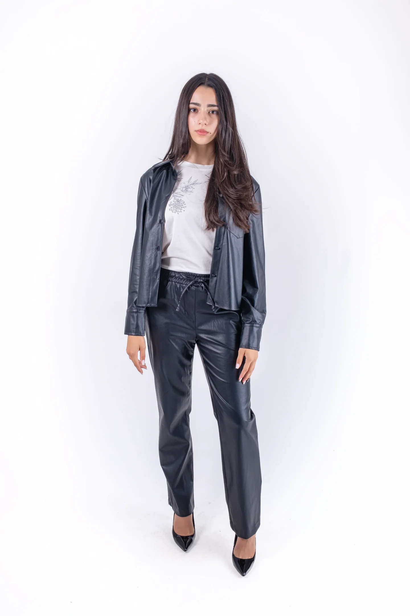 Costum din imitatie de piele neagra -camasa si pantaloni [2]