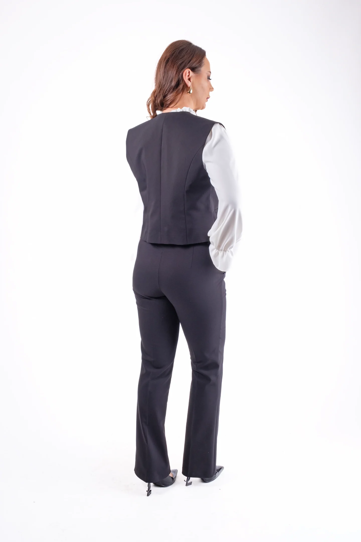 Costum negru damă cu vestă și pantaloni evazați [7]
