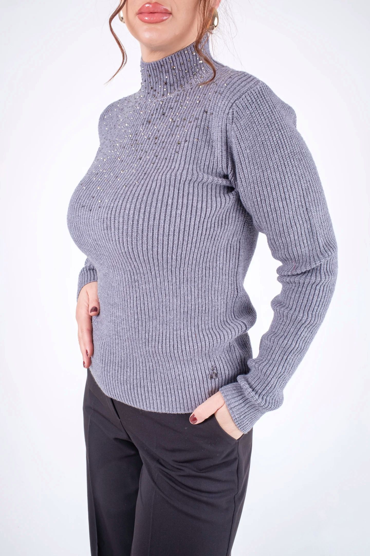 Pulover dama gri cu guler inalt si aplicatii de margelute [4]