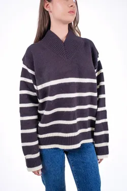 Pulover dama tricotat cu dungi si guler V inalt [2]