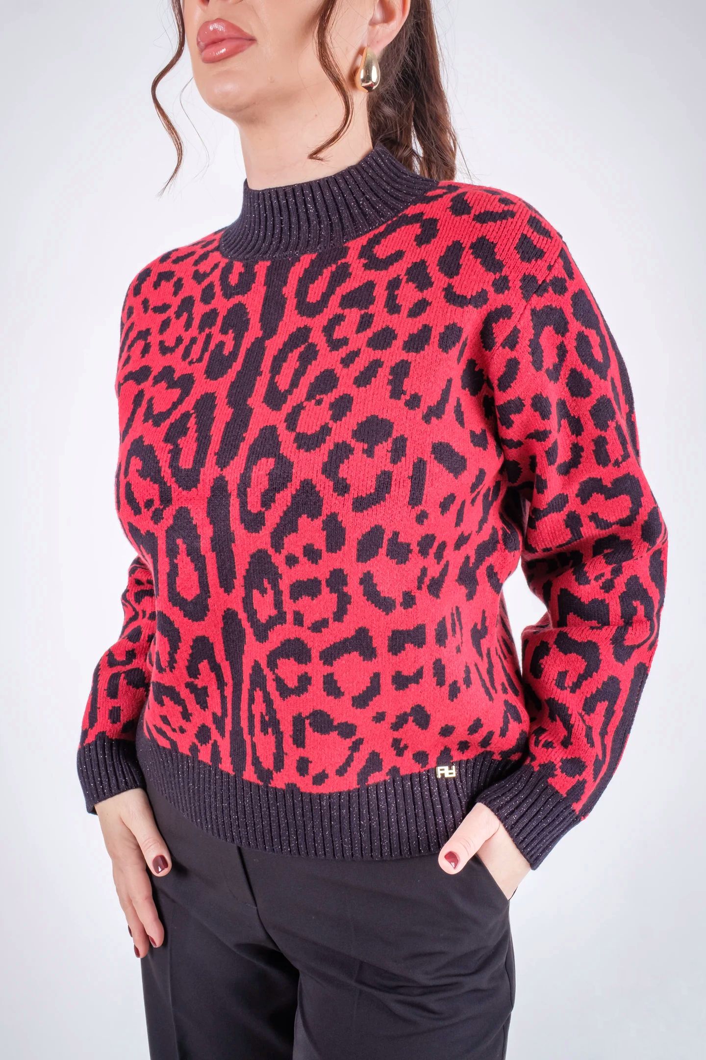 Pulover rosu cu imprimeu animal print [3]