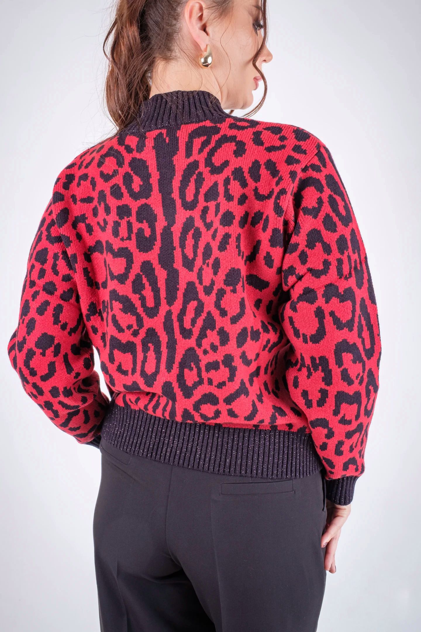 Pulover rosu cu imprimeu animal print [5]