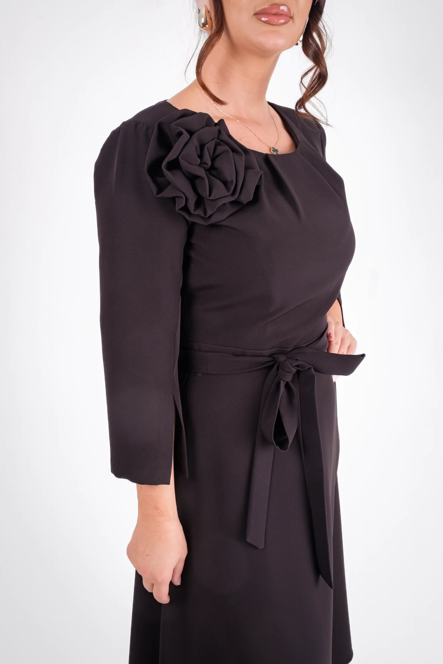 Rochie eleganta midi cu floare aplicata si cordon in talie [4]