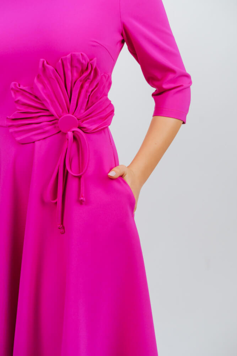 Rochie midi fuchsia cu detaliu decorativ in talie [2]