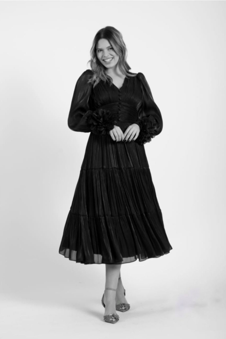 Rochie neagra cu falduri ,talie marcata si detalii florale  detasabile [2]