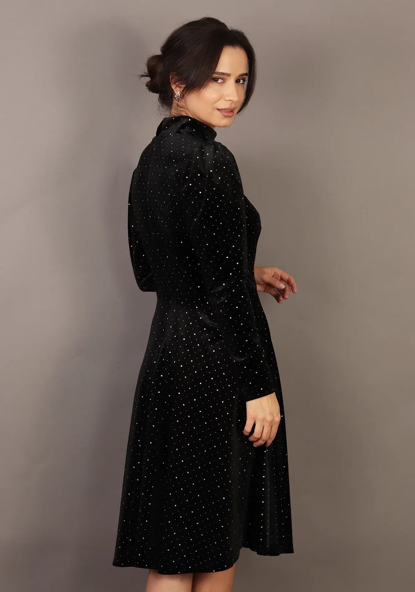 Rochie neagra clos cu aplicatii de strass [4]