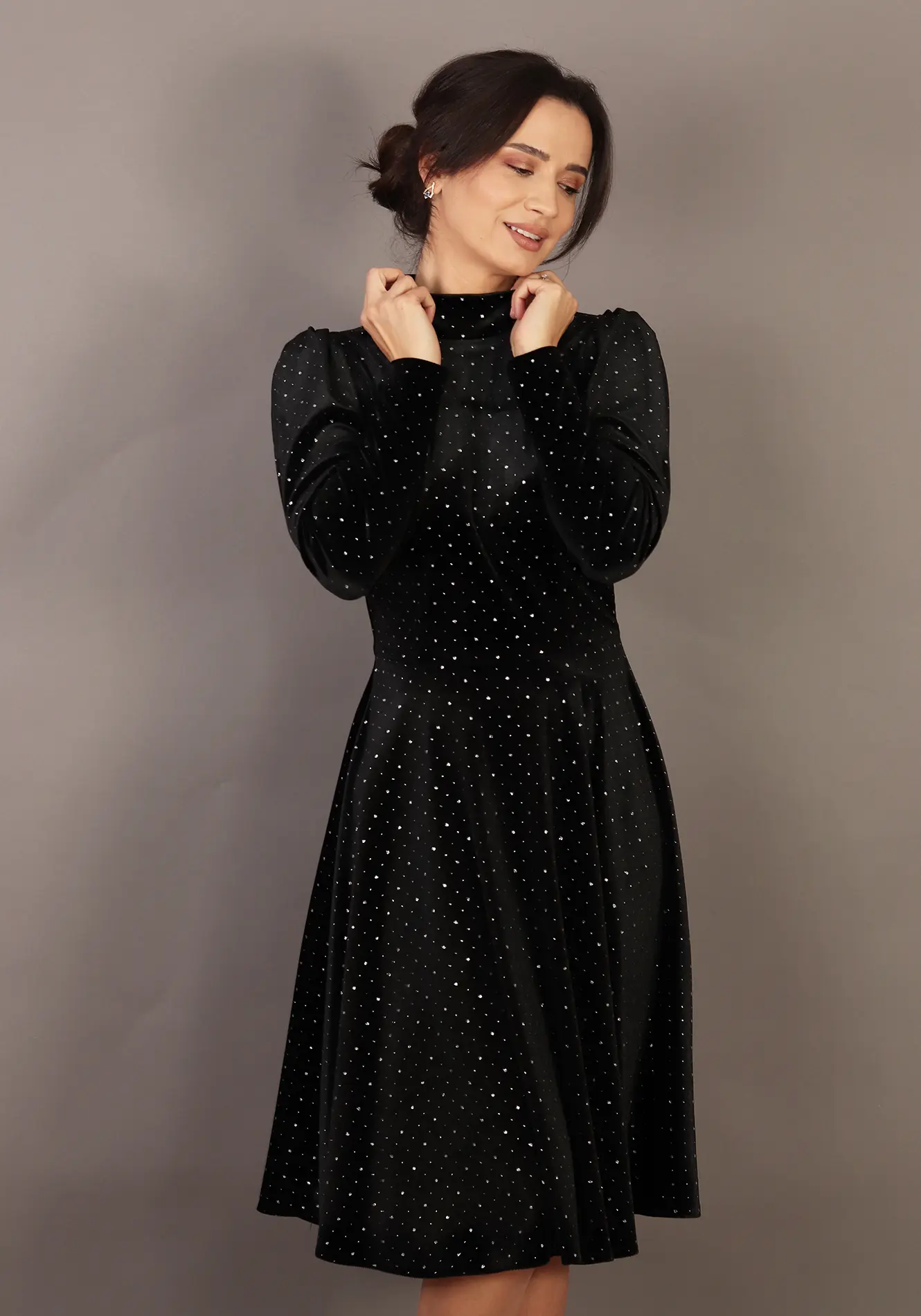 Rochie neagra clos cu aplicatii de strass [2]